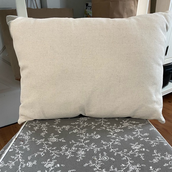 Holiday lumbar throw pillows - Picture 2 of 4